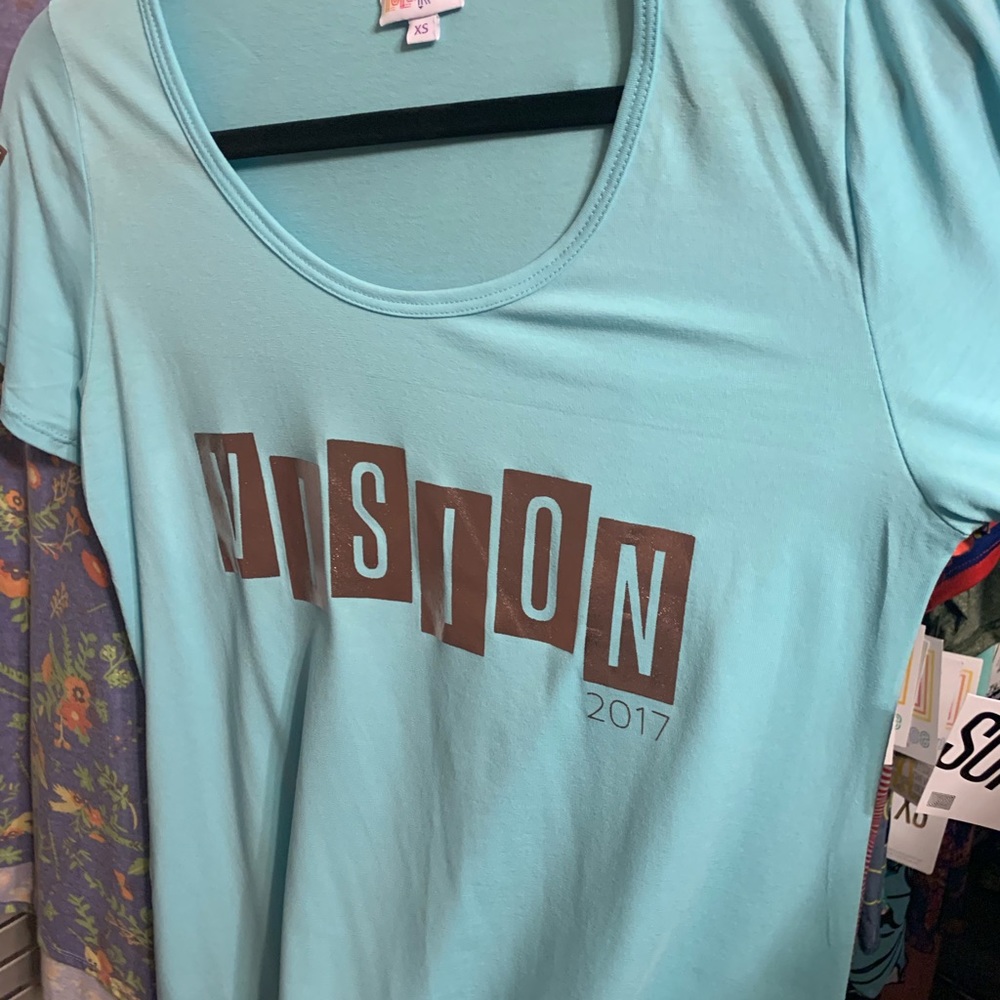 Lularoe xs classic tee